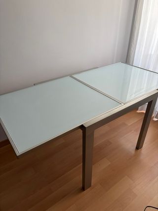 MESA DE CRISTAL EXTENSIBLE PLATEADA