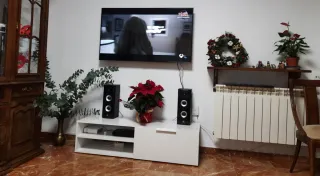 Mueble TV blanco y madera