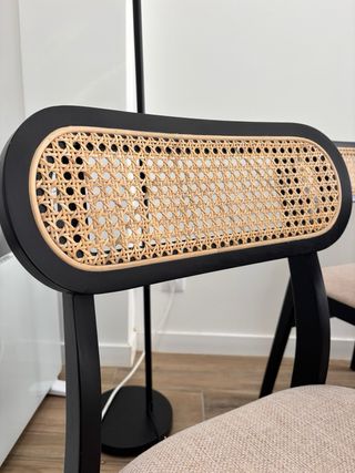 Mesa e 4 Cadeiras SKLUM