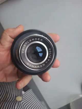 Voigtländer Dynaron 100 mm. + parasol especifico