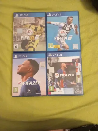 Lote 4 Giochi PS4: FIFA 22, 21, 19, 17