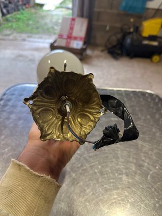 Lámparas de pared antiguas doradas