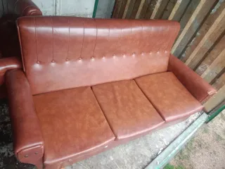 Sofá vintage polipiel marrón