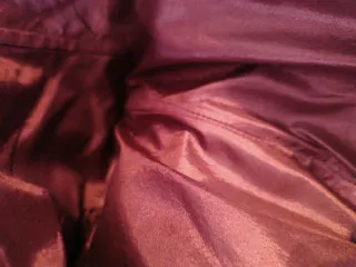 Vestido fiesta morado con volantes y lazo