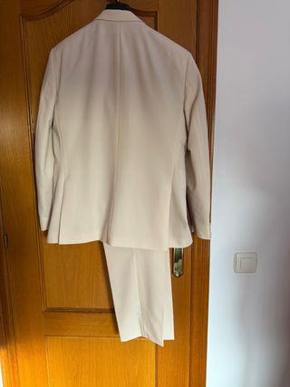 Traje de gala/boda color beige a estrenar.