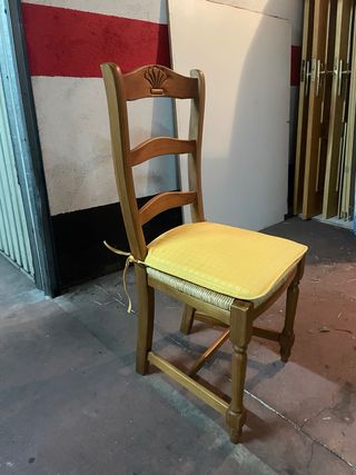 Sillas de Madera (8) + Mesa Comedor