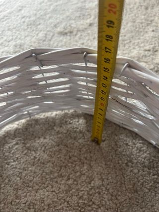 Pie de árbol Navidad mimbre blanco*