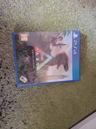 PS4 Slim Nera + 5 Giochi + Controller Rosso