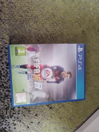 PS4 Slim Nera + 5 Giochi + Controller Rosso