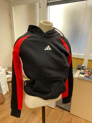 Camiseta y Sudadera Adidas Negra y Roja
