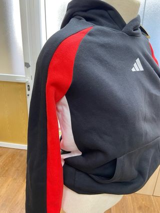 Camiseta y Sudadera Adidas Negra y Roja