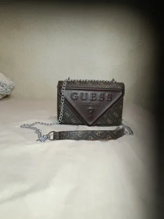 Bolso Guess pequeño