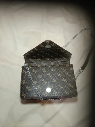 Bolso Guess pequeño