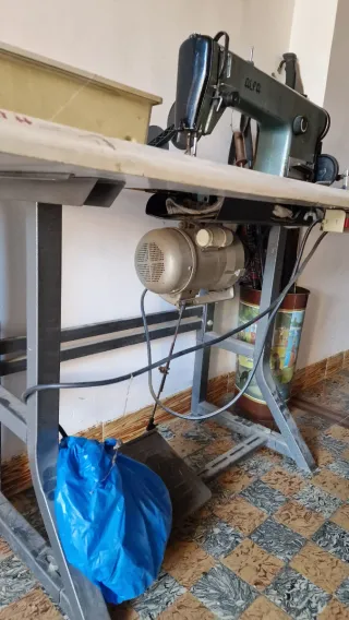Máquina de coser Alfa