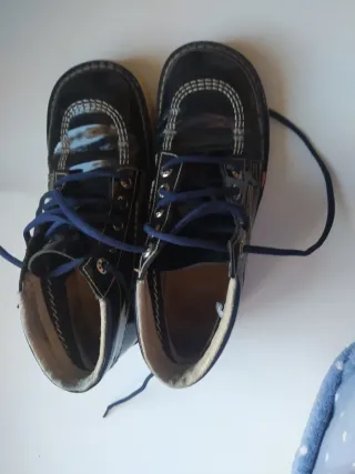 Zapatos Kickers negros charol