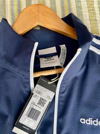 Chaqueta Adidas.