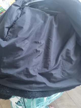 Cazadora pelo Bershka negra