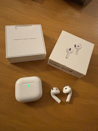 AirPods 4: Icónicos , Supersónicos.