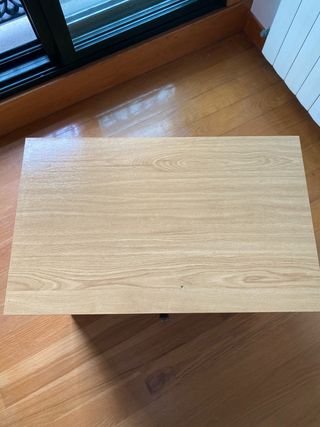 Mueble de madera buena con cajones y cristal