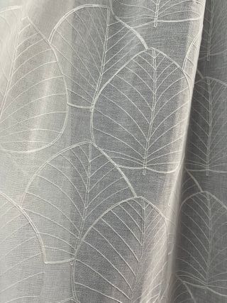 Cortinas blancas ,modernas cortinas con hojas.