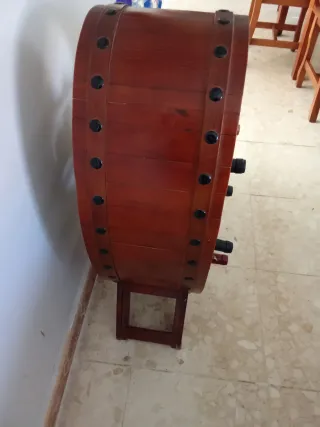 Botellero de madera estilo barril