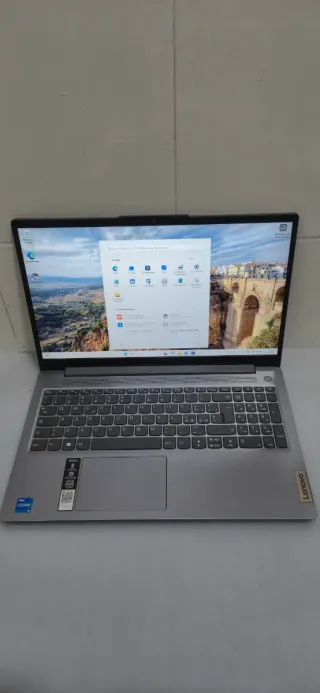 Lenovo Slim 3 i5 12th Gen 16GB RAM 512GB SSD