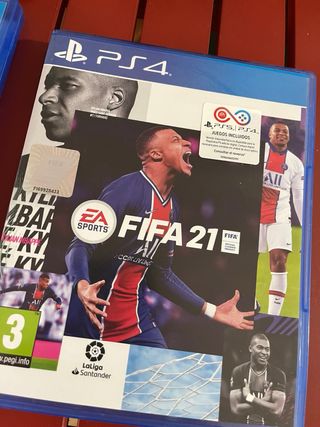 PS4 (PlayStation 4) con 3 juegos