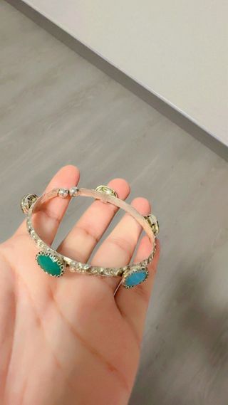 Pulsera con corazón de pedrería