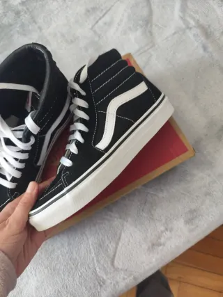 Tenis Vans Sk8-Hi Negros y Blancos
