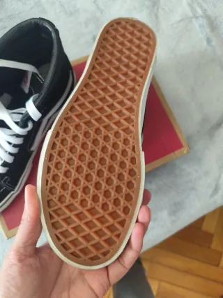 Tenis Vans Sk8-Hi Negros y Blancos