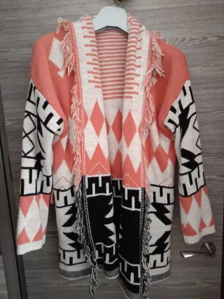 Cárdigan salmón con estampado étnico