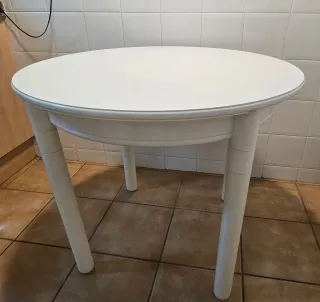 Mesa de cocina redonda blanca