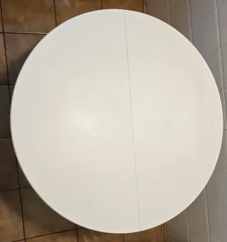 Mesa de cocina redonda blanca