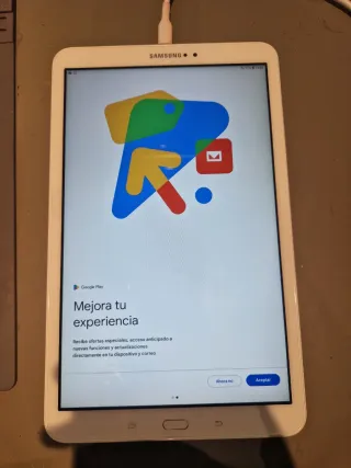 Samsung Tab A6 Blanca con Cargador