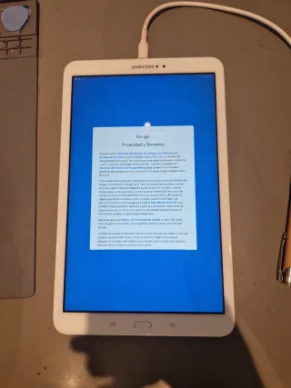 Samsung Tab A6 Blanca con Cargador