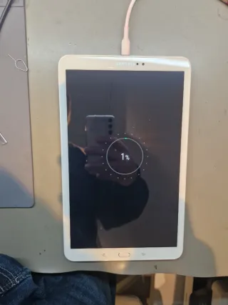 Samsung Tab A6 Blanca con Cargador