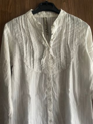 Camisa blanca Stradivarius