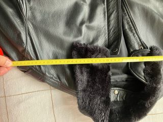 Cazadora de Piel Negra