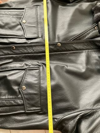 Cazadora de Piel Negra