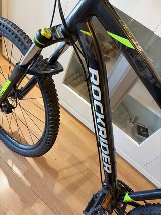 Bicicleta Rockrider Negra y Verde ,es negociable