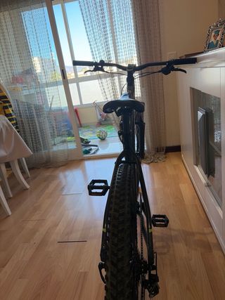 Bicicleta Rockrider Negra y Verde ,es negociable