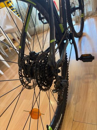 Bicicleta Rockrider Negra y Verde ,es negociable