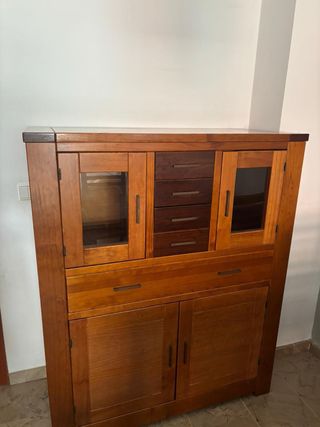 Aparador vitrina madera y cristal para salón