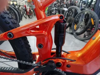 Bicicleta Eléctrica Giant Naranja