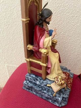 Sagrado Corazón Trono Globo Corona