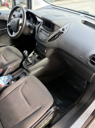 Ford Transit Courier 2021