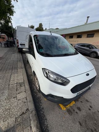 Ford Transit Courier 2021