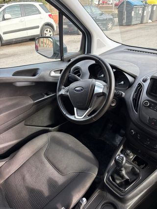 Ford Transit Courier 2021