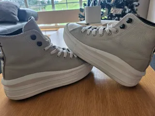 Converse visón y blancas