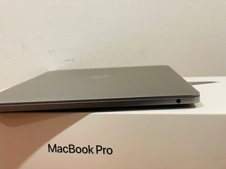 MacBook Pro 13” 2019 Plata